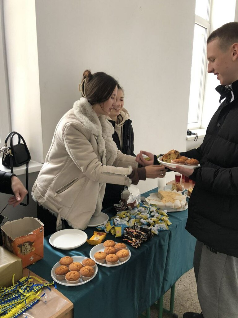 photo_5397984111467025053_y