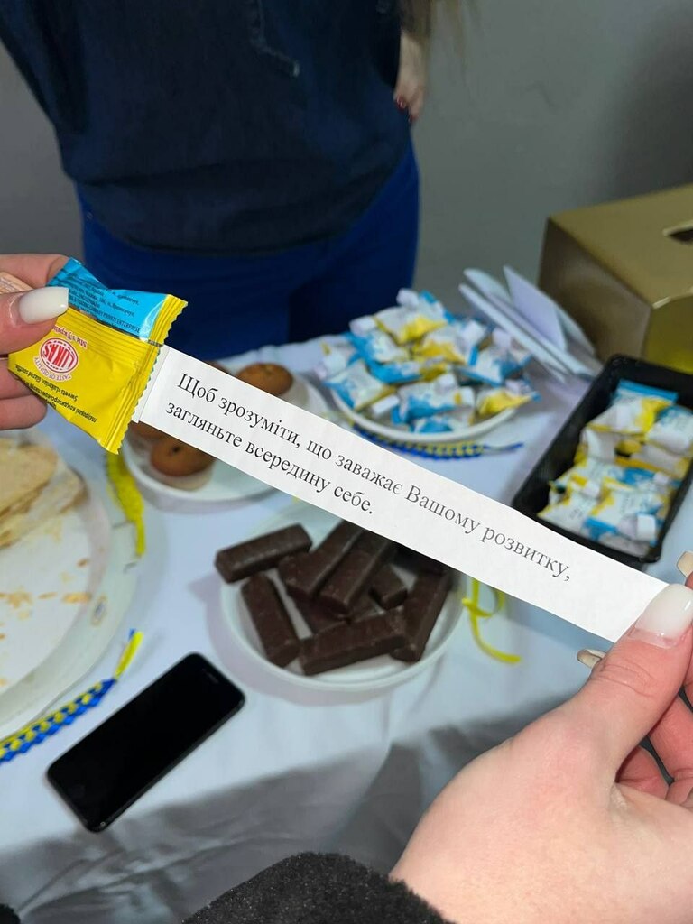 photo_5397984111467025065_y